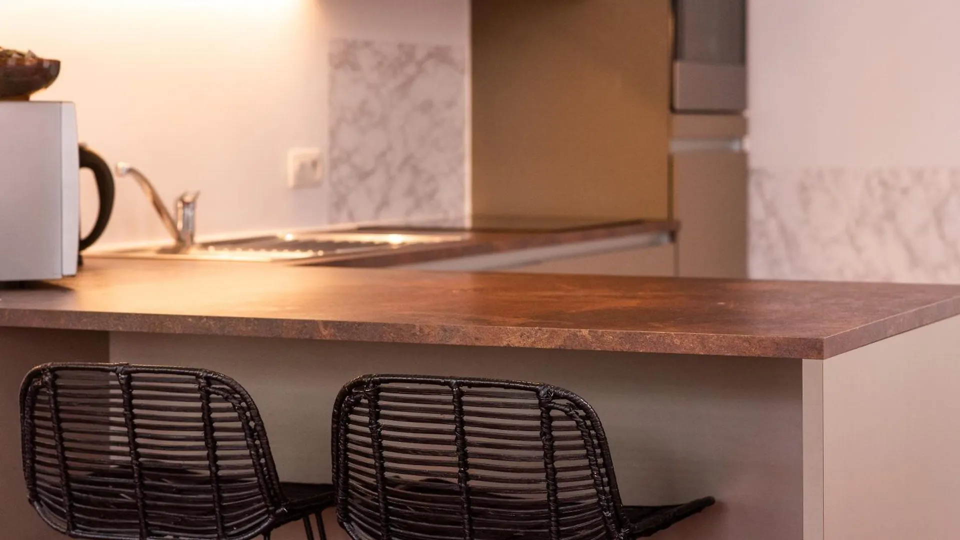 Light And Airy Apartment On Top Location - Industria In Historical Center アントウェルペン