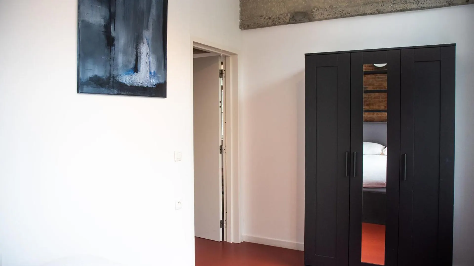 Light And Airy Apartment On Top Location - Industria In Historical Center Antwerp