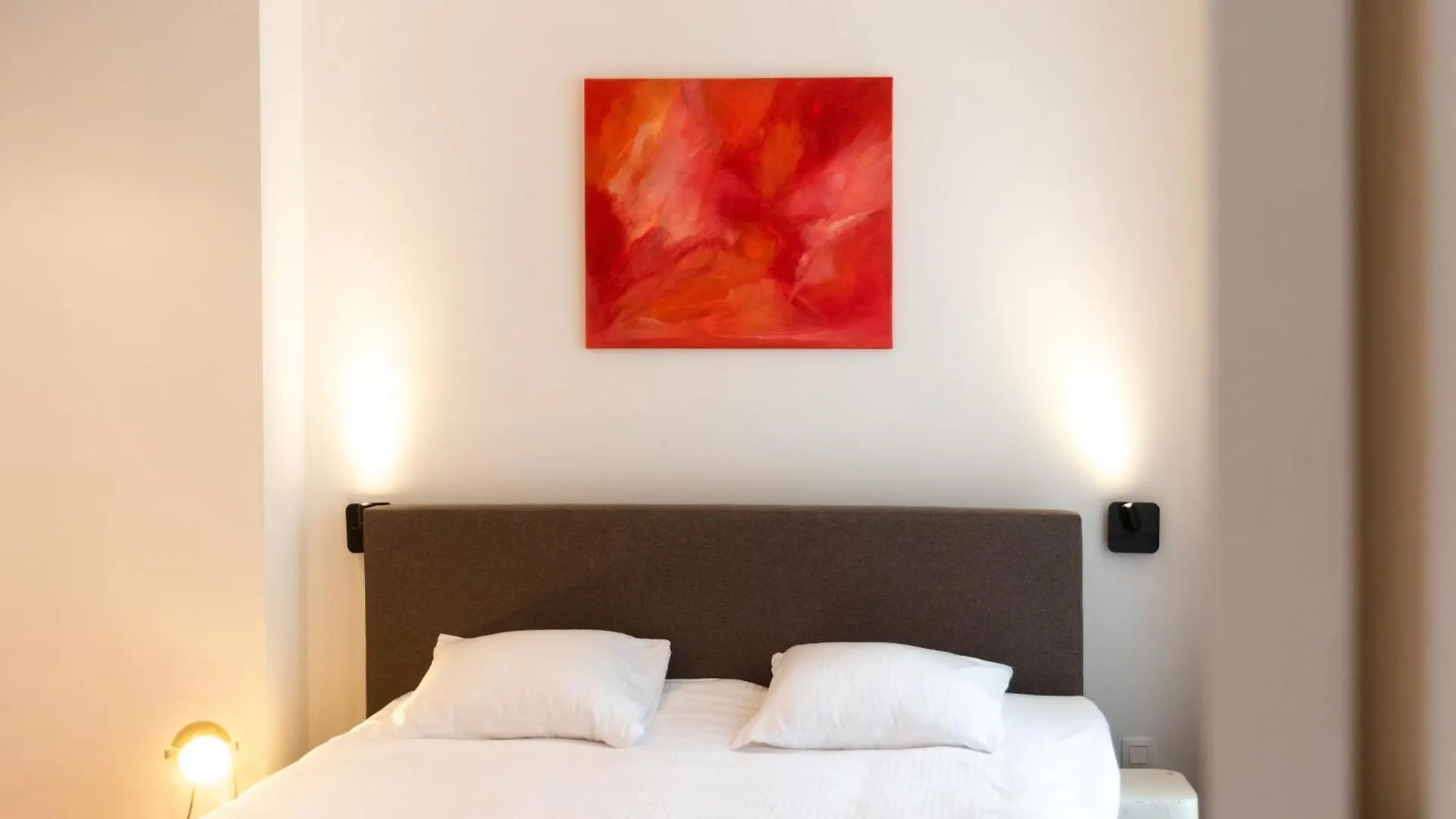 Light And Airy Apartment On Top Location - Industria In Historical Center Antwerp